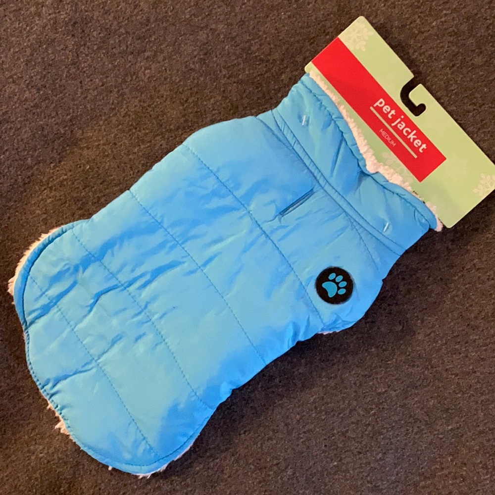 NWT Dog jacket, water resistant, soft fleece underside to keep them warm medium